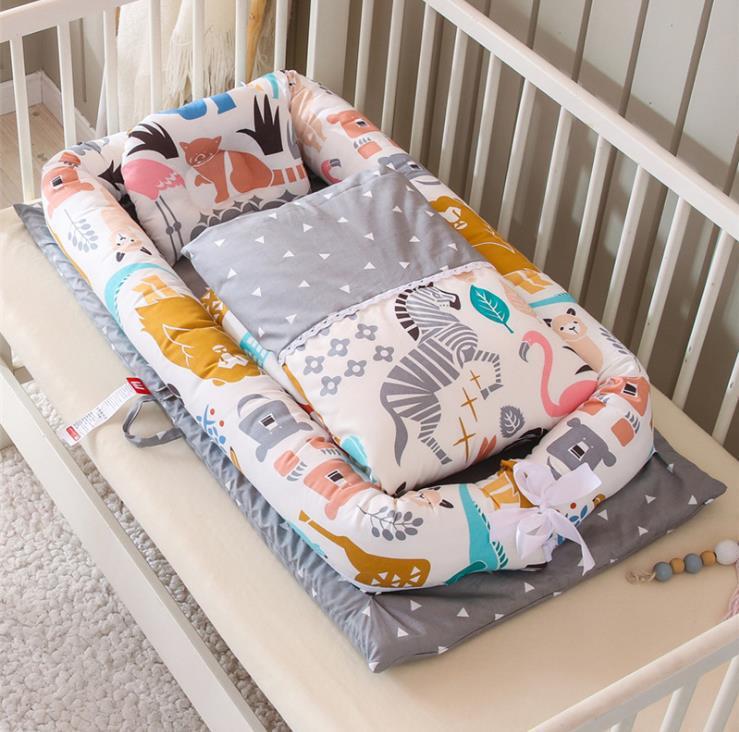 Crib Anti-pressure Newborn Foldable Portable Crib Middle Bed Baby Infant Mattress Bionic Travel Bed
Cuna antipresión para recién nacido, cuna portátil plegable, cama media, colchón para bebé, cama de viaje biónica